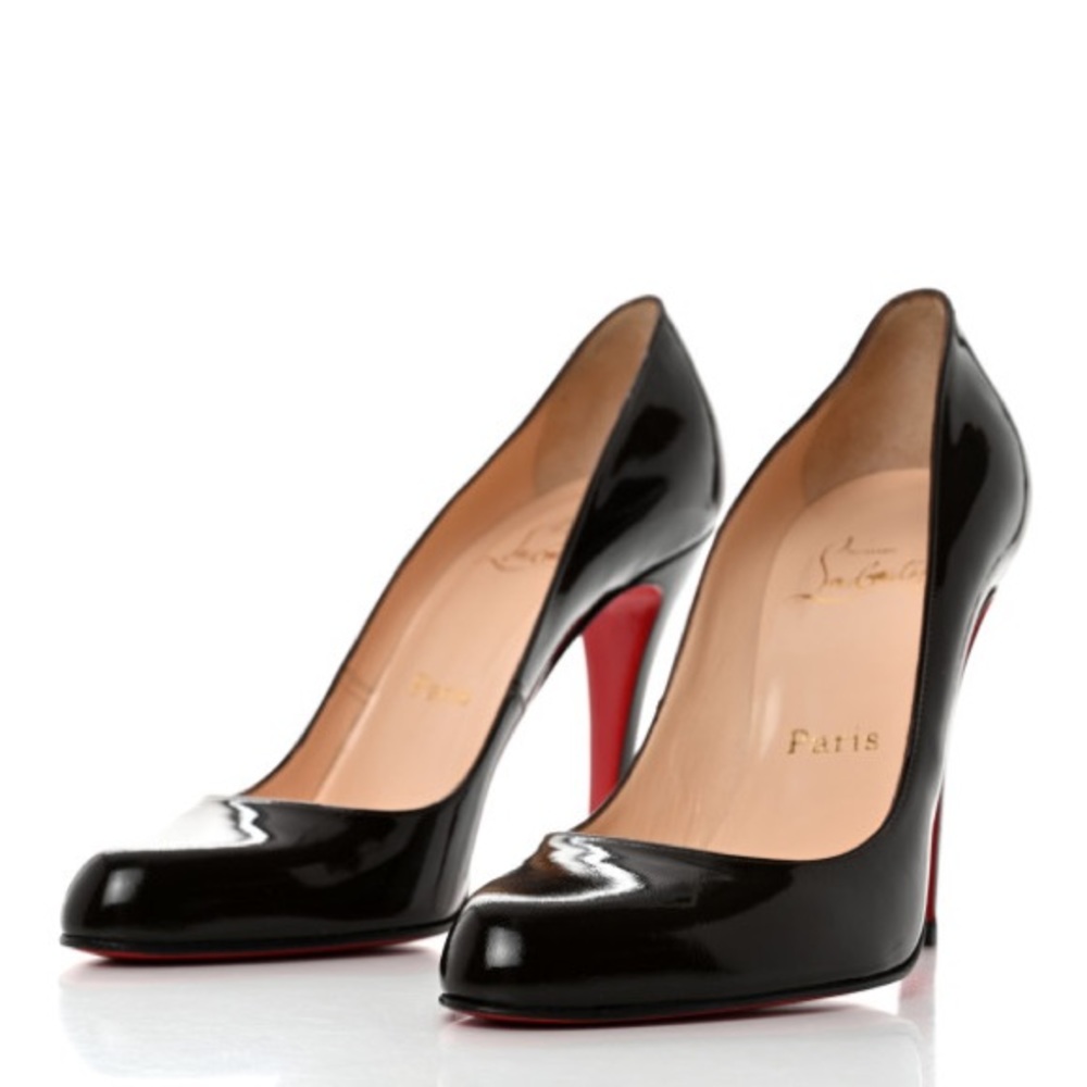 Great condition Christian Louboutin décolleté black pumps